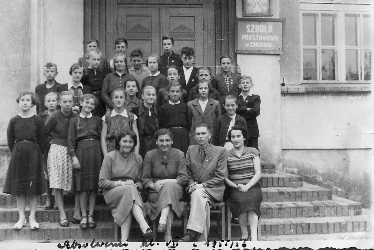 absolwenci i nauczyciele 1956